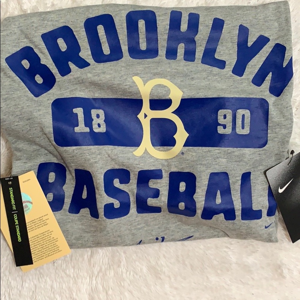 “BRAND NEW” Men’s Brooklyn Tee size XL official